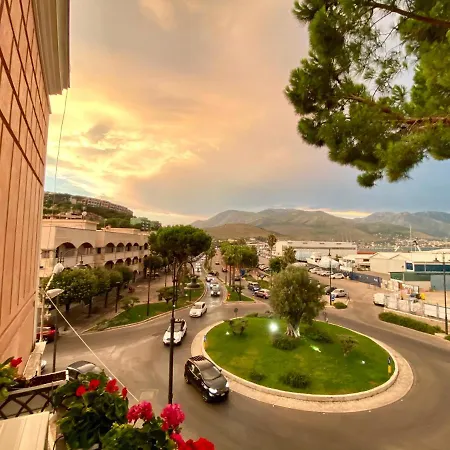 New Luxus In With Sea View On Harbour * Gaeta
